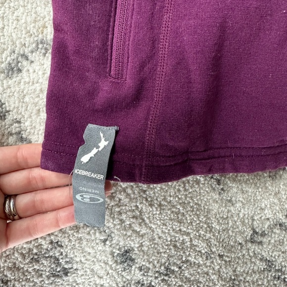 Icebreaker merino wool zip up sweatshirt in purple size XS - Picture 3 of 4